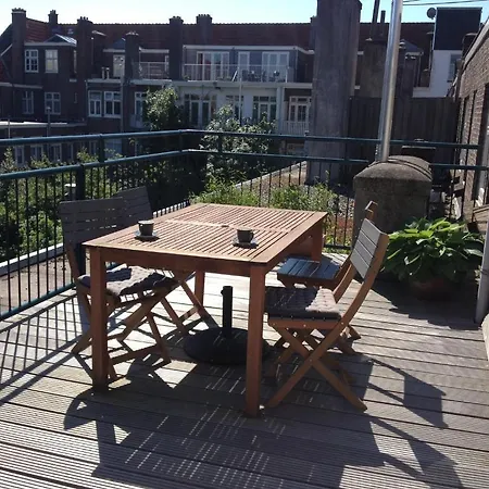 Dinteldroom Couette-café Amsterdam